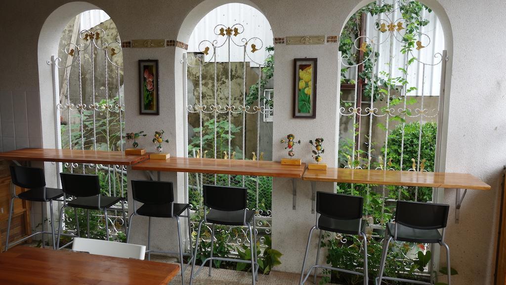 Alongs Garden Bed & Breakfast Hằng Xuân Cổ Trấn Ngoại thất bức ảnh