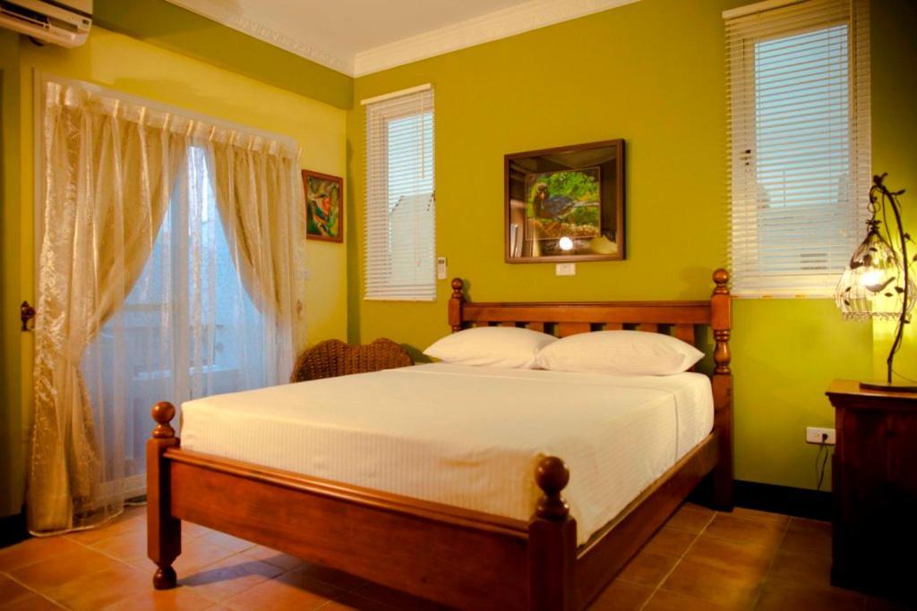 Alongs Garden Bed & Breakfast Hằng Xuân Cổ Trấn Ngoại thất bức ảnh