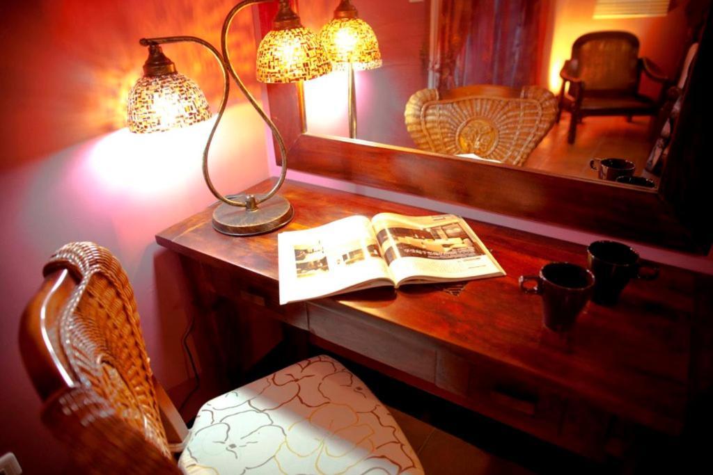 Alongs Garden Bed & Breakfast Hằng Xuân Cổ Trấn Ngoại thất bức ảnh