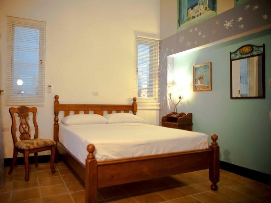 Alongs Garden Bed & Breakfast Hằng Xuân Cổ Trấn Ngoại thất bức ảnh